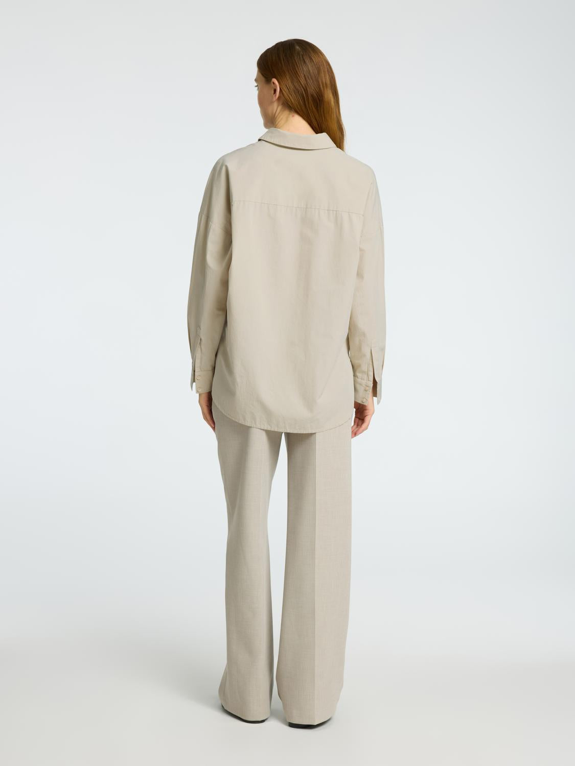 model_shot-back